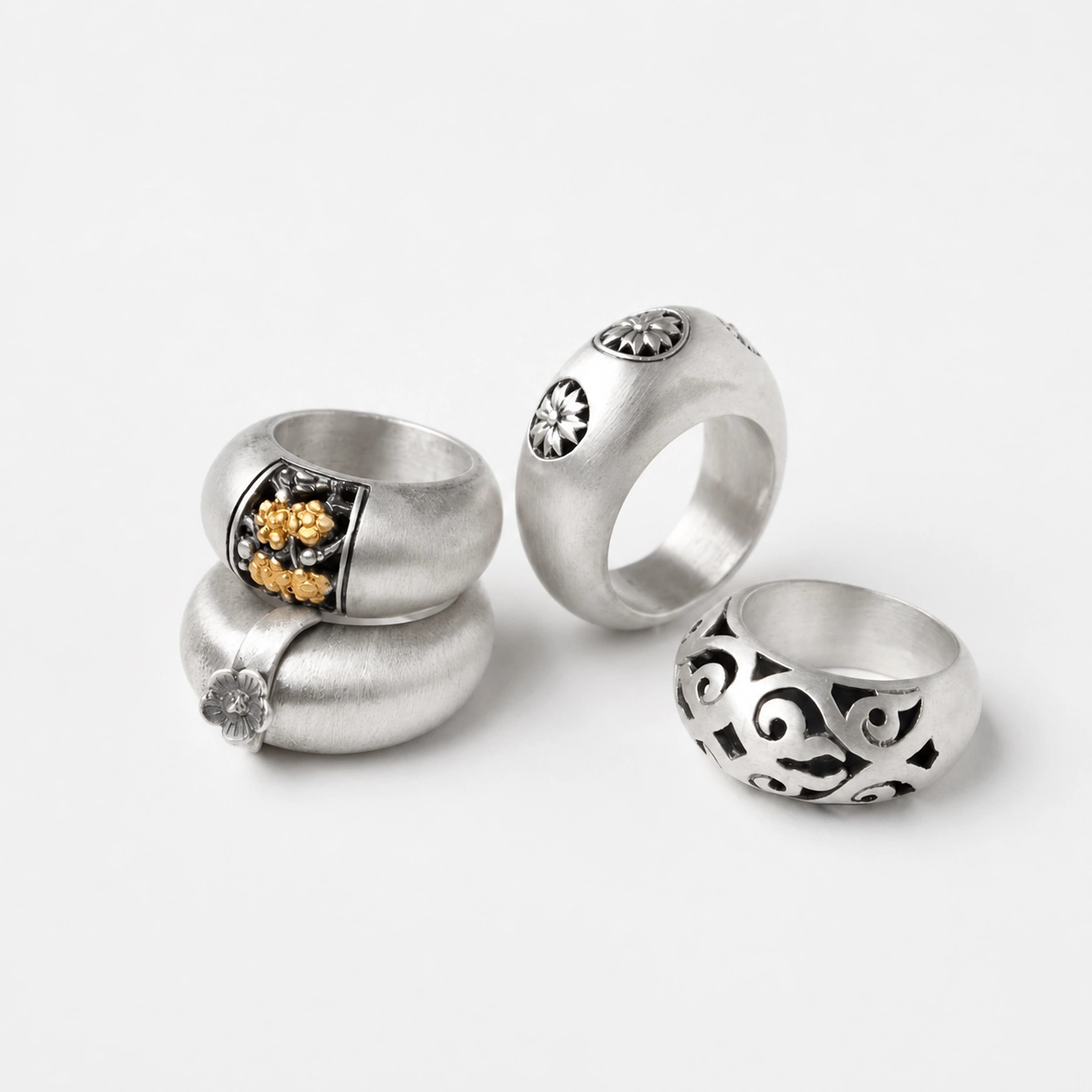 Silver rings by The Danjang